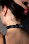 Perçin Detaylı Şık Deri Choker-Tasma – APFT778