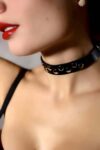 Perçin Detaylı Şık Deri Choker-Tasma – APFT778