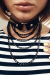Siyah Zincir Detaylı Deri Choker – APFT664