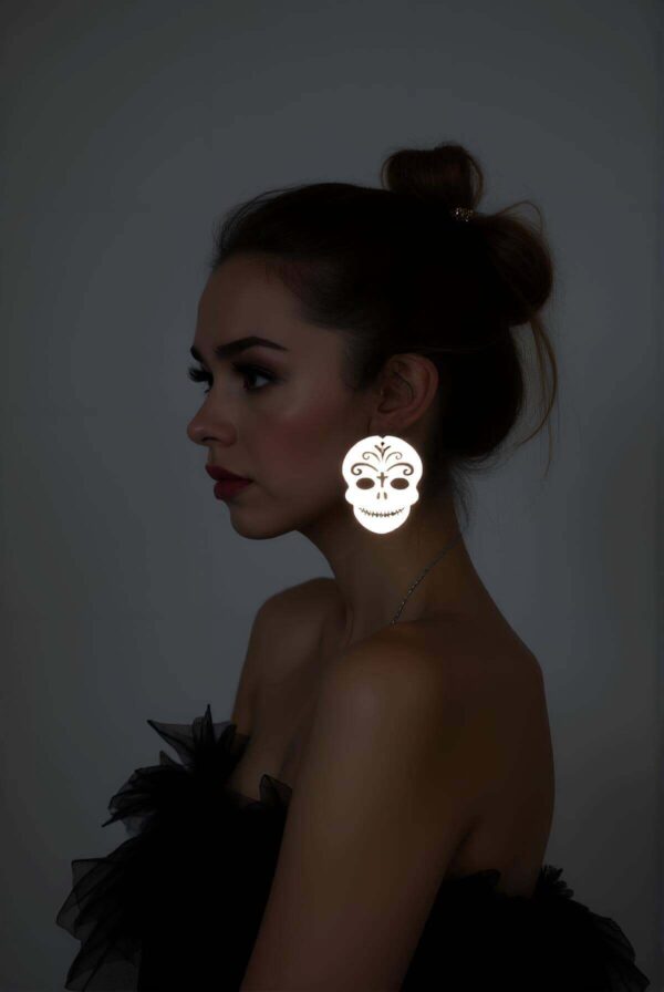 beyaz reflektorlu kurukafa gotik kupe tarz lazer kesim kupe apbj014 kpe angels passion 131756 41 B